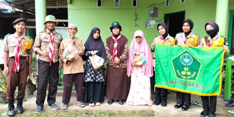 “Fisabilillah XI” Saka Tarunabumi Patimpeng : Berbagi Paket Lebaran, Tebar Kebahagiaan dengan Semangat Fisabilillah