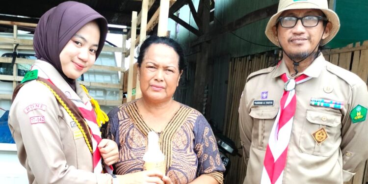 “Fisabilillah XI” Saka Tarunabumi Patimpeng : Berbagi Paket Lebaran, Tebar Kebahagiaan dengan Semangat Fisabilillah