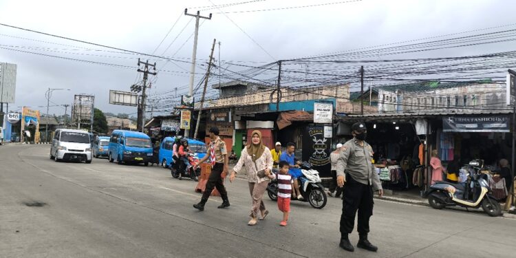 Gerakan Pramuka Kwartir Ranting Caringin turut serta dalam kegiatan Pengamanan Lalu Lintas menjelang Hari Raya Idul Fitri 1446 H pada hari Kamis