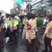 Anggota Saka Bhayangkara dan Polwan Polres Sukoharjo Bagikan Takjil untuk Masyarakat