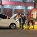 Pramuka Saka Bhayangkara Polres Sukoharjo Evakuasi Ular di Kap Mobil Warga