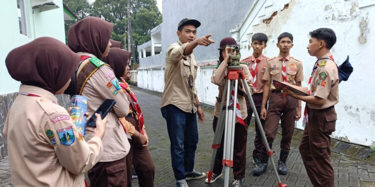 Saka Wanabakti Banyuwangi Ekspedisi ke Malang Untuk Pelajari Pengukuran dan Pemetaan Hutan