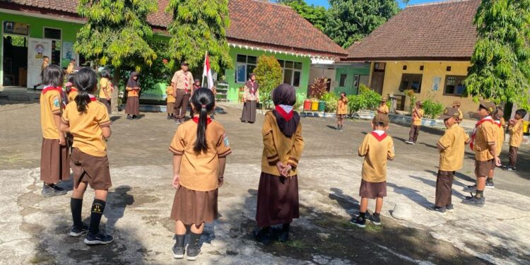 16 Siaga Mula Resmi Dilantik di Pangkalan SD Negeri 1 Lemahbangkulon