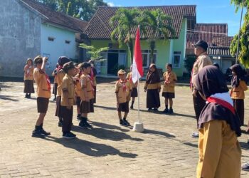 16 Siaga Mula Resmi Dilantik di Pangkalan SD Negeri 1 Lemahbangkulon