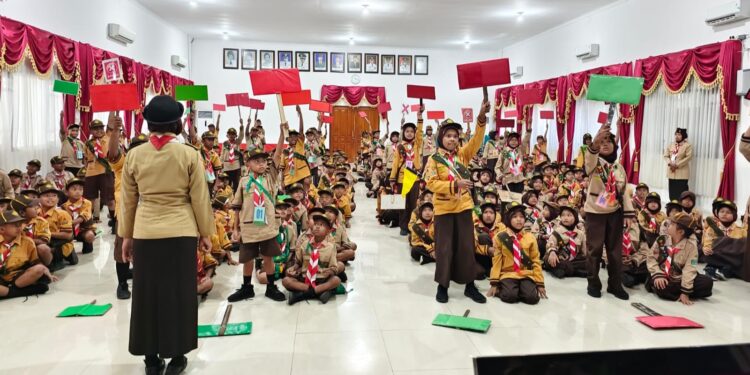 Cintai Lingkungan, Peserta Pesta Siaga Berkenalan Dengan Reptil