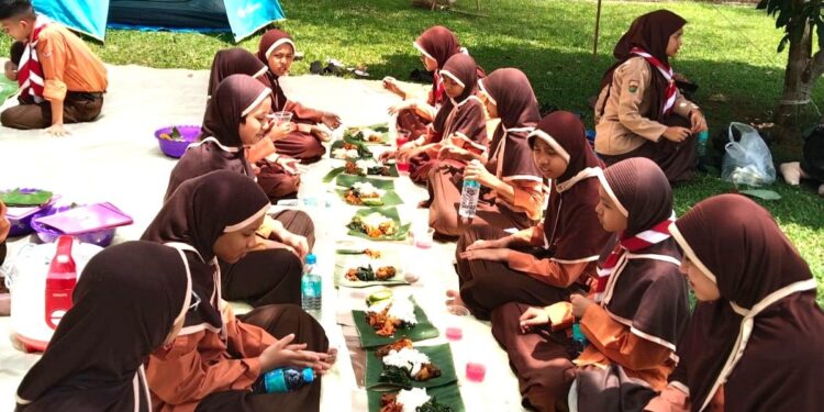 SDIT Raudhatus Sakinah (SDIT RASA) Menggelar Kegiatan “Kemah Kreatif”