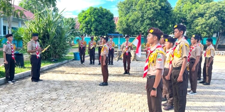 Menjadi Tangguh dan Berkarakter: Calon Penegak Putra SMAN 19 Bone dilantik menjadi Penegak Bantara
