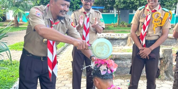 Menjadi Tangguh dan Berkarakter: Calon Penegak Putra SMAN 19 Bone dilantik menjadi Penegak Bantara
