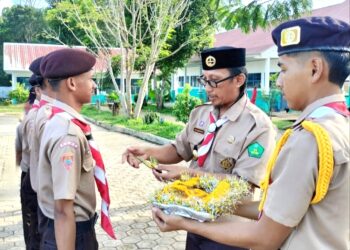 Menjadi Tangguh dan Berkarakter: Calon Penegak Putra SMAN 19 Bone dilantik menjadi Penegak Bantara