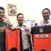 PT. BPR BKK Purwokerto Serahkan Kaos Lapangam Untuk Pramuka Peduli Banyumas