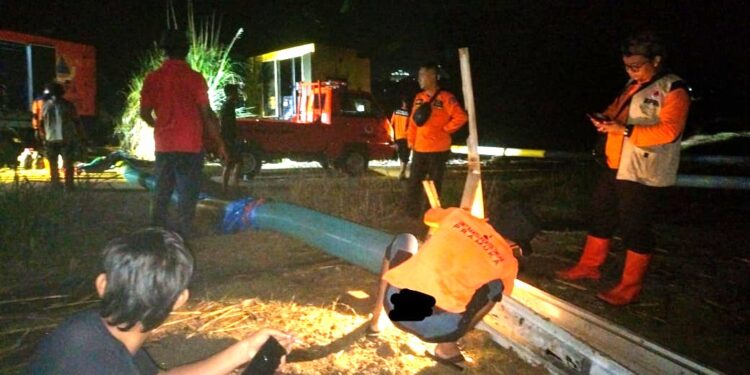 Pramuka Siapkan 1000 Nasi Bungkus Di Dapur Umum Posko Banjir