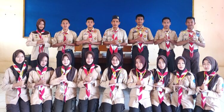 Ketua Kwarran Melantik 13 Anggota Baru DKR Pengadegan