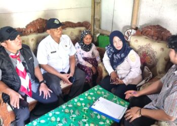 Usia 77 Tahun Buruh Tani, Bu Sari Asal Jember Dapat Bantuan Pemugaran RTLH Dari Kwarda Jatim