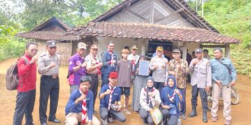 Ibu Sutiyah, 53 Tahun – Menguatkan Hidup dari Pedalaman Pule, Trenggalek Dapat Bantuan Bedah Rumah dari Kwarda Pramuka Jatim