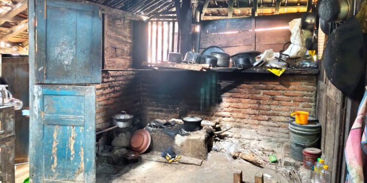 Pak Katenen, Buruh Bangunan Asal Pacitan Bahagia Rumahnya Masuk Daftar Pemugaran Perkemahan Wirakarya Jatim 2025