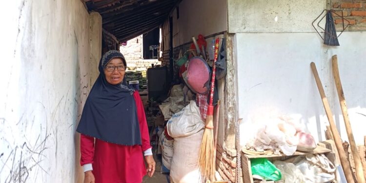 Pak Katenen, Buruh Bangunan Asal Pacitan Bahagia Rumahnya Masuk Daftar Pemugaran Perkemahan Wirakarya Jatim 2025