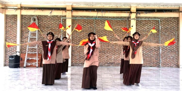 Standing With Scouts, Great in Leadership: Leadership Camp dan LT-1 Penuh Makna Pramuka SMP Nurul Fikri Sidoarjo