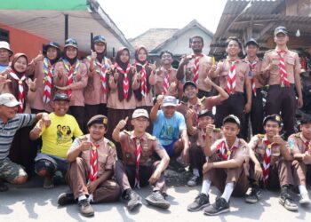 Perkemahan Wirakarya Daerah 2025 Zona Sidoarjo Resmi Dimulai dengan Aksi Sosial Pembongkaran RTLH