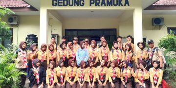 Semangat Membara Pramuka Penggalang Banyuwangi Dalam Latihan PPPK dan Pengolahan Sampah