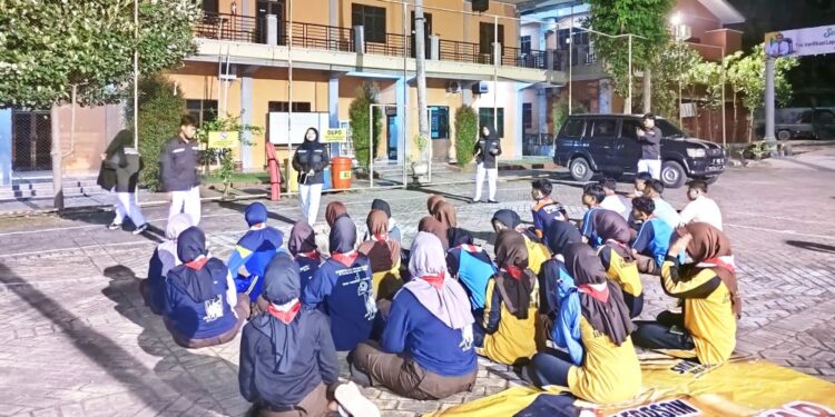 Semangat Membara Pramuka Penggalang Banyuwangi Dalam Latihan PPPK dan Pengolahan Sampah