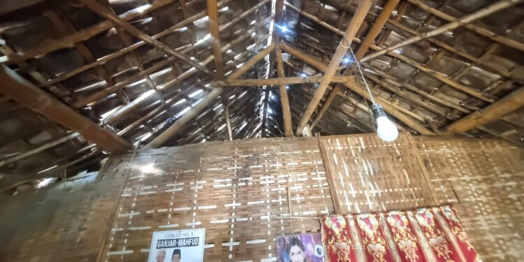 Janda Buruh Tani 65 Tahun Haru Bahagia Dapat Bantuan Pemugaran Rumah Dari Kwarda Pramuka Jatim