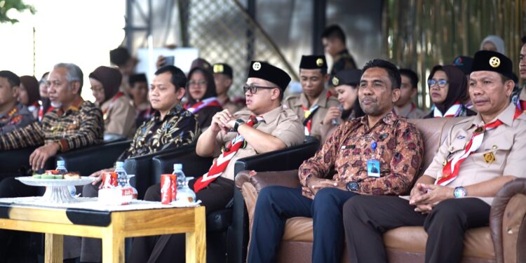 Sekda Selaku Angota Mabida Gerakan Pramuka Sulawesi Barat , Pimpin Pembukaan Tegak Prestasi Nasional 2025