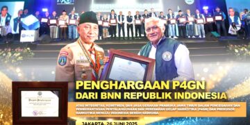 Ketua Kwarda Jatim Terima Penghargaan dari BNN, Serukan Pramuka Jawa Timur Jauhi Narkoba