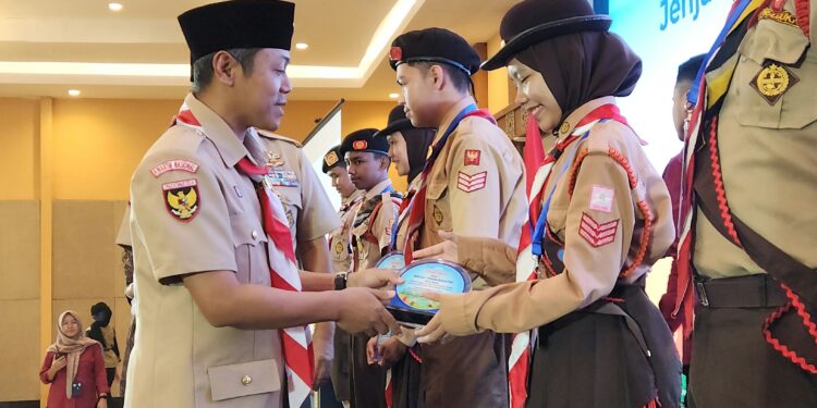 Perkemahan Anak Indonesia Hebat Tingkat SMP Resmi Ditutup, Wamendikdasmen: Pramuka Ciptakan Pemimpin Masa Depan