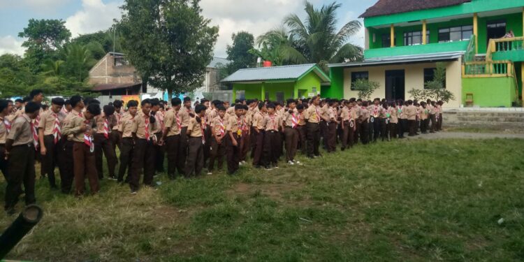 Sambutan Hangat Untuk Siswa Baru SMA Ma’arif NU Karanganyar Dari Ambalan Sultan Hasanudin dan Tjut Nyak Dhien