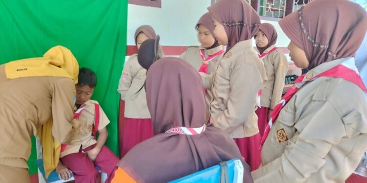 Tingkatkan Kualitas Pramuka Bone: Kwarran Patimpeng kunjungi Pangkalan Gudep se-Desa Paccing