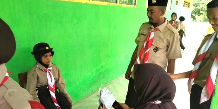 Tingkatkan Kualitas Pramuka Bone: Kwarran Patimpeng kunjungi Pangkalan Gudep se-Desa Paccing
