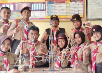 Pramuka “Bima Sakti Scout” SMPN 2 Salomekko Berkreasi, Pionering Menara yang Menginspirasi