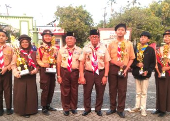 Pramuka Adu Keterampilan PBB dan LUB, SMPN 49, 1 dan 43 Raih Prestasi Puncak Scout Ceremony Competition 2025 Kwarcab Surabaya