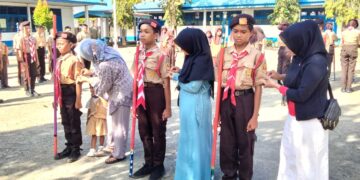 Penuh Haru, Pelantikan Penggalang Ramu dan Rakit SMPN 3 Watampone dihadiri Langsung Orang Tua Peserta Didik