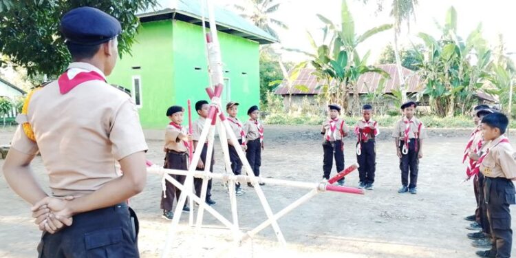 Sangga Kerja DKR Patimpeng: Asah Kemampuan dan Kreativitas Penggalang MI Ar-Rahmah Galung Lampe