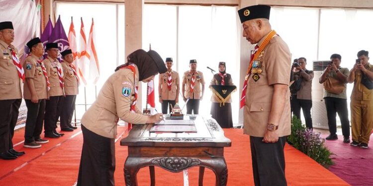 Lantik Wali Kota Sebagai Kamabicab, Kakwarda Jatim Dorong Sinergi Pramuka dan Pemkot Mojokerto