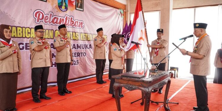 Lantik Wali Kota Sebagai Kamabicab, Kakwarda Jatim Dorong Sinergi Pramuka dan Pemkot Mojokerto