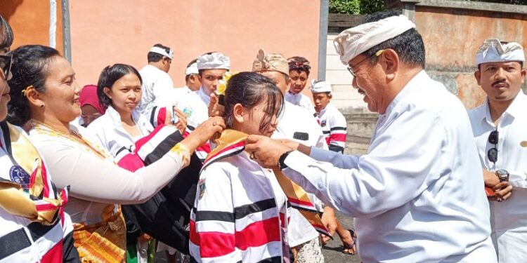 Sekda Bali Dewa Indra Lepas Kontingen Pramuka Berkebutuhan Khusus Menuju Cibubur