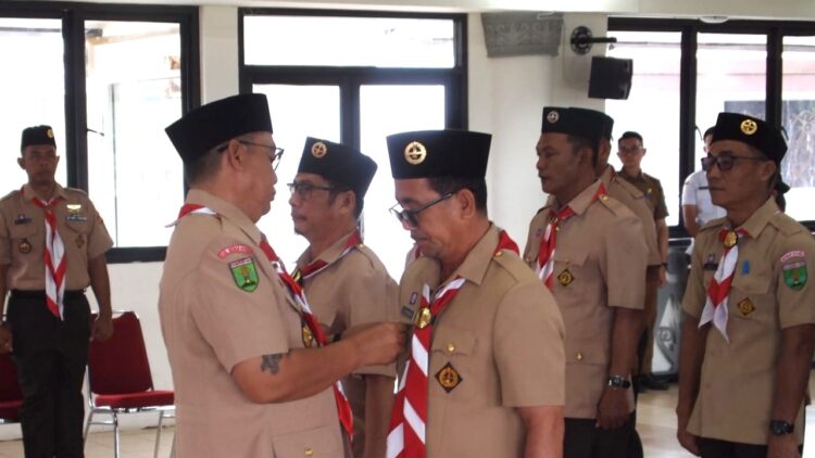 Kak Sebastianus Darwis Lantik Jajaran Kwartir Cabang Bengkayang Masa Bakti 2023 – 2028