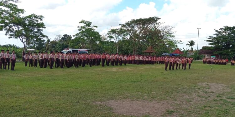 Upacara Hari Pramuka ke-64 di Singojuruh Berlangsung Khidmat dan Meriah