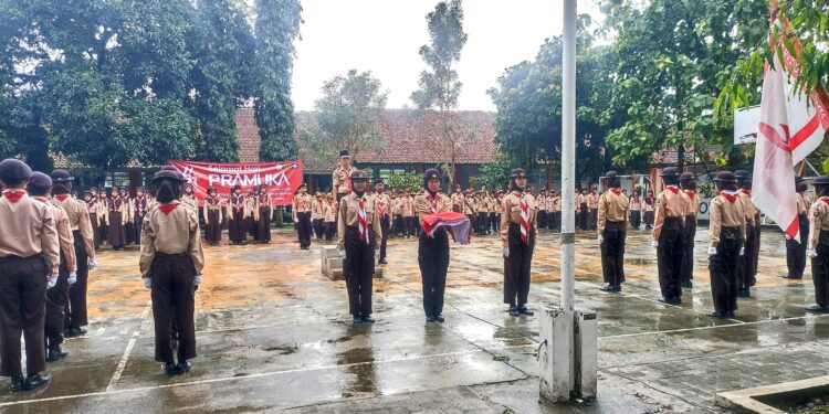 Semangat Kolaborasi Warnai Upacara Hari Pramuka ke-64 di SMPN 9 Purwokerto