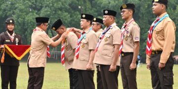 Penganugerahan Tanda Penghargaan Gerakan Pramuka Dan Penyematan Tanda Peserta Warnai Upacara