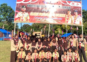 Semangat Membara! Pramuka MI Arrahman Pajekko Meriahkan Upacara Hari Pramuka ke-64 di Bumi Perkemahan Apala