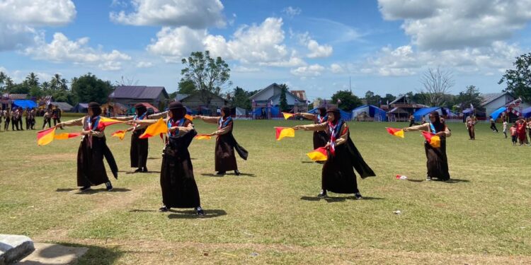 Parade Semaphore Pramuka Patimpeng: Lebih dari Sekedar Isyarat, Membangun Kekompakan dan Kreativitas