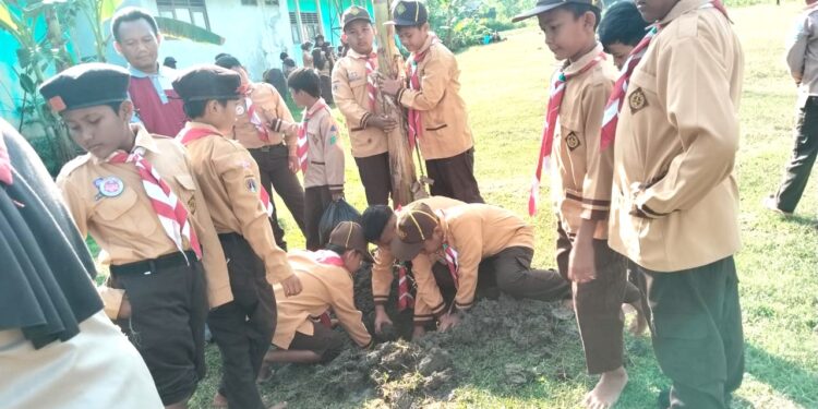 Bulan Bakti Pramuka Di Pangkalan Sd N 2 Krangganharjo Toroh Dengan Tanam Pisang