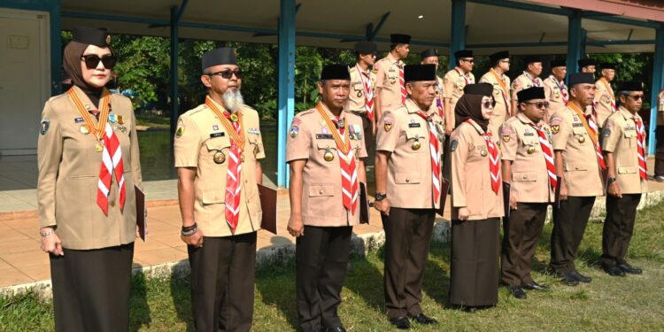 Kak Budi Waseso Sematkan Penganugerahan Tanda Penghargaan Gerakan Pramuka pada Upacara Peringatan HUT Kemerdekaan RI Ke-80