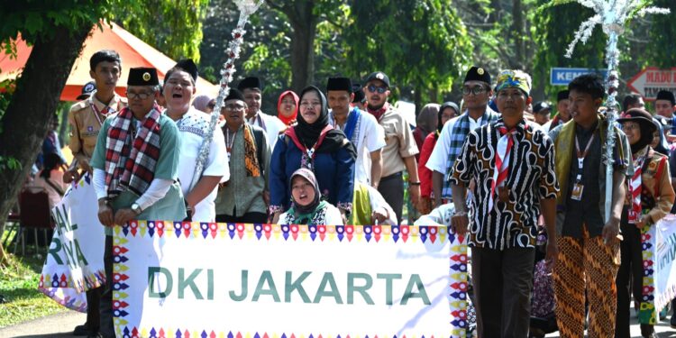 Peserta PPBK Nasional Tahun 2025 Tampilkan Ragam Budaya Di Giat Karnaval Bhineka Tunggal Ika