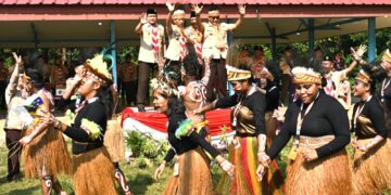 Peserta PPBK Nasional Tahun 2025 Tampilkan Ragam Budaya Di Giat Karnaval Bhineka Tunggal Ika