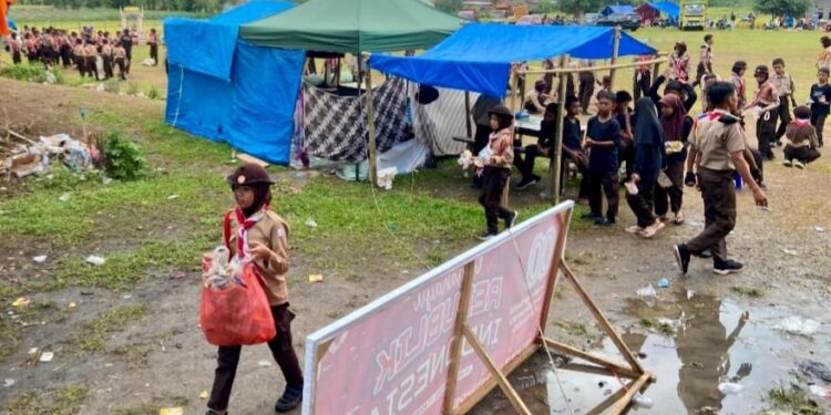 Mengabdi dengan Hati, Bakti Tiada Henti: Pramuka Patimpeng Jadikan Lingkungan Bersih sebagai Aksi Nyata Dasa Darma