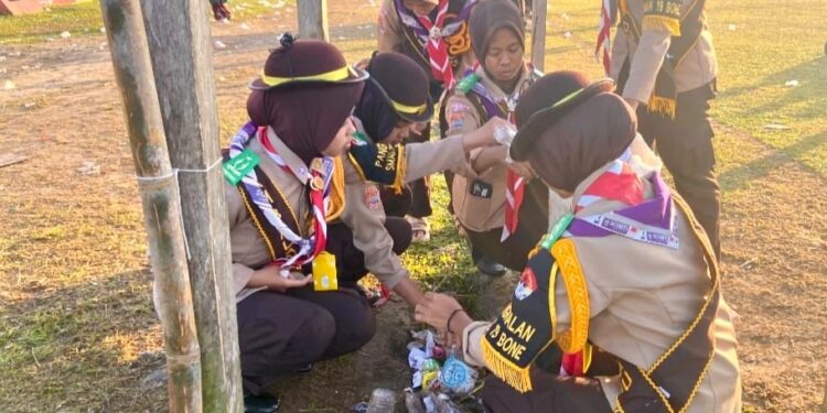 Mengabdi dengan Hati, Bakti Tiada Henti: Pramuka Patimpeng Jadikan Lingkungan Bersih sebagai Aksi Nyata Dasa Darma